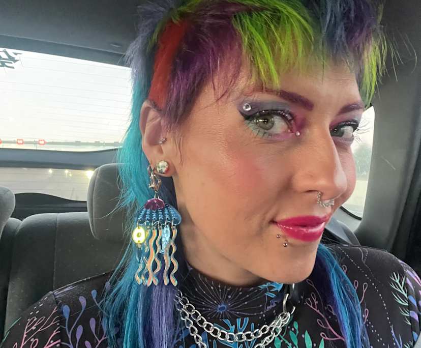 April (33), $230, LGBTQIA+, Non-smoker, No pets, and No children