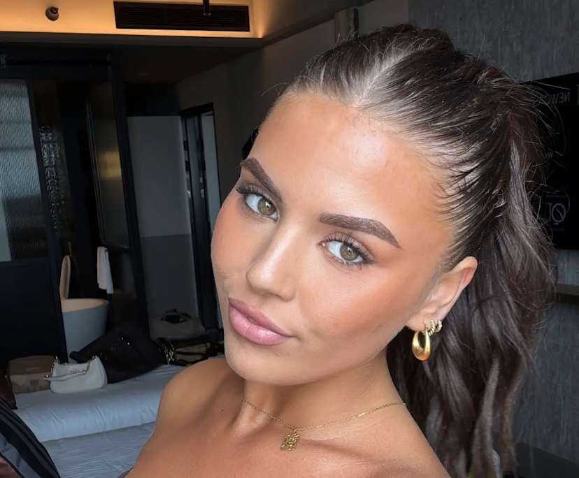 Sophie (18), $300, Smoker, No pets, and No children