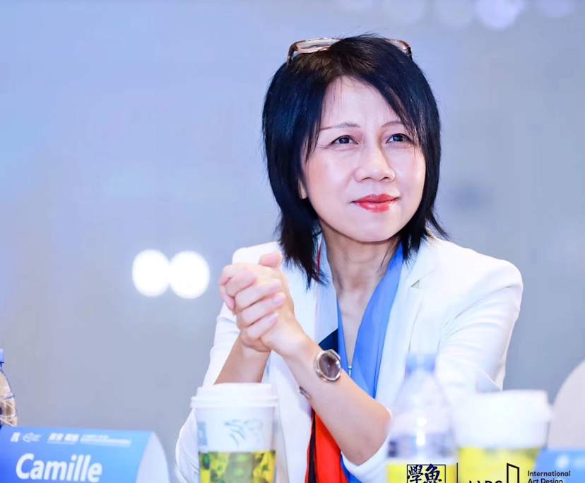 Camille (60), $280, Non-smoker, Have pets, and Have children