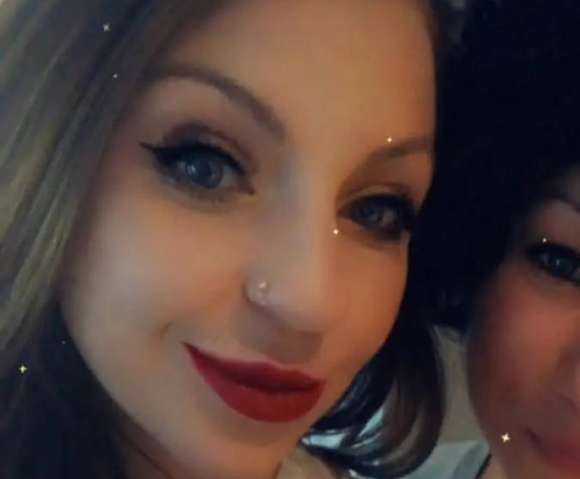 Kat (35), $300, LGBTQIA+, Non-smoker, Have pets, and No children