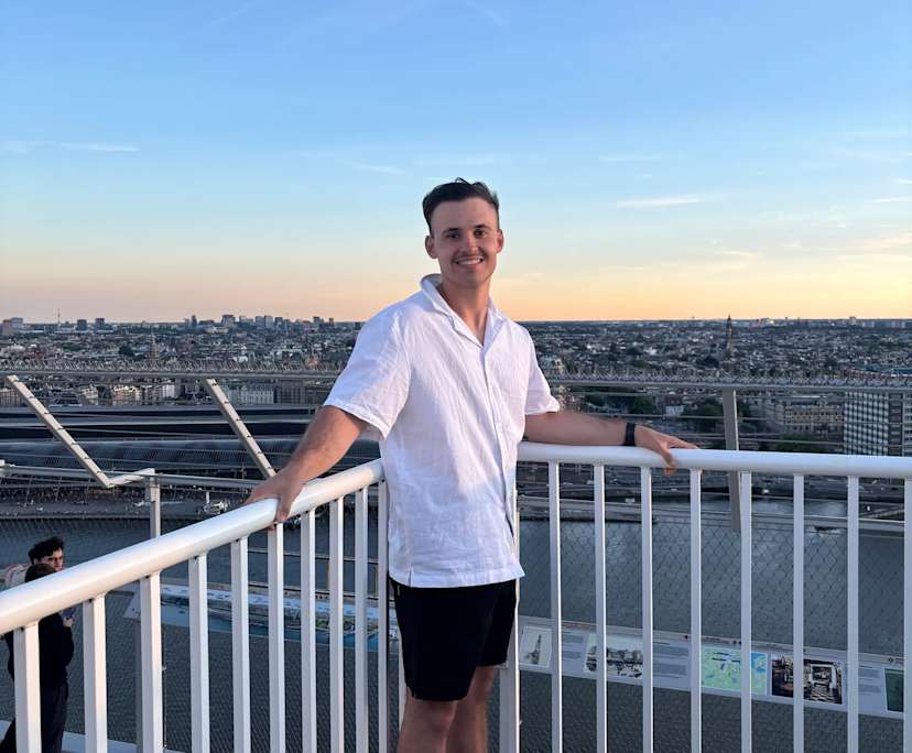 Jordan (27), $300, Non-smoker, No pets, and No children