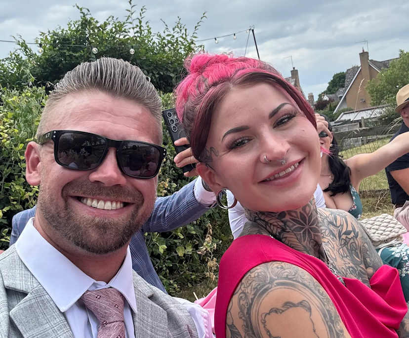 Jack (30) and Holly (28), $330, Non-smoker, No pets, and No children