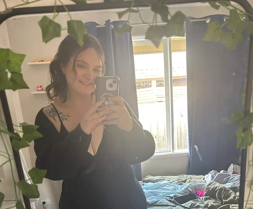 Hayley (23), $200, Have pets, Smoker, No children, and LGBTQIA+