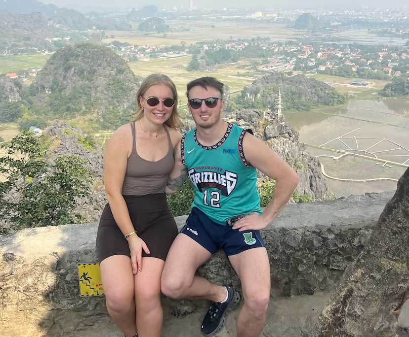 Aine Ryan (28) and Sheamie (32), $400, 