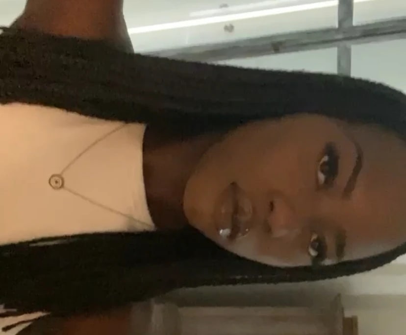 zawadi (19), $320, Non-smoker, No pets, and No children