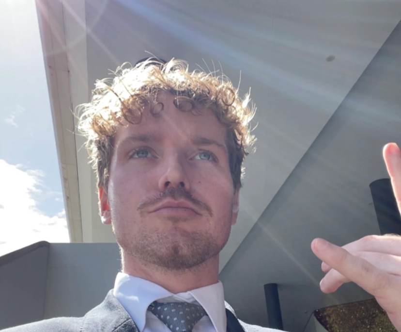 Rhyley (24), $400, Non-smoker, Have pets, and No children