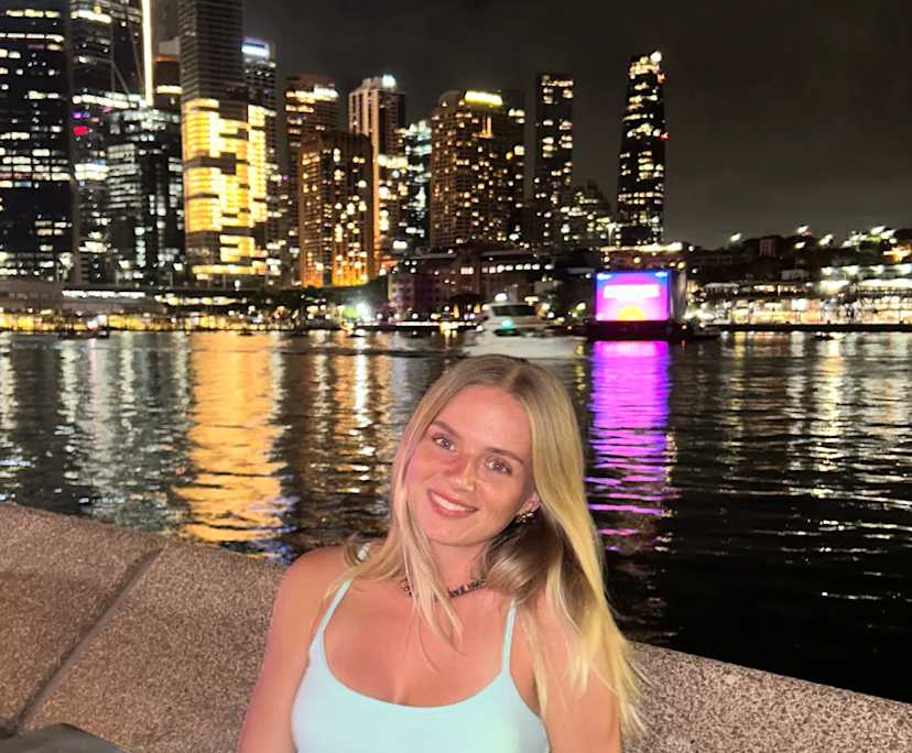 Christin (23), $450, 