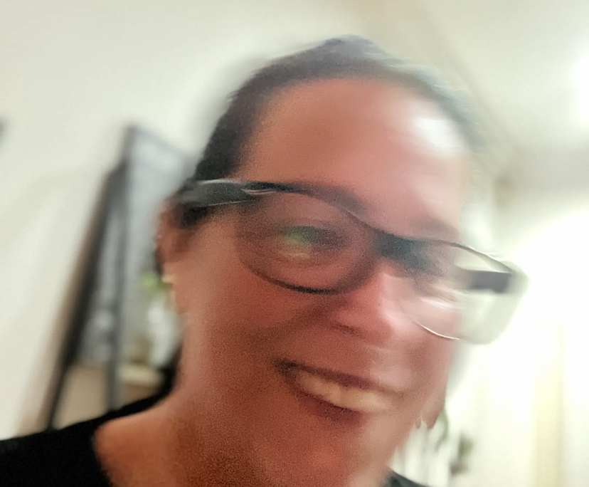 Jane (55), $600, Non-smoker, Have pets, and No children