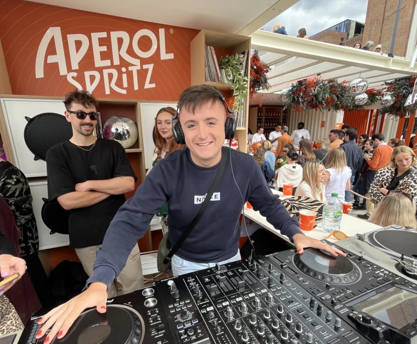 Ben (22), $350, LGBTQIA+, Non-smoker, No pets, and No children