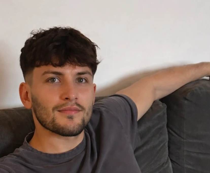 Rhys (23), $450, Non-smoker, No pets, and No children