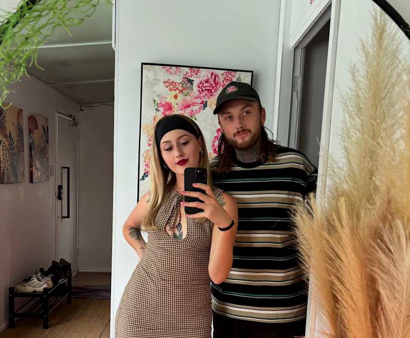 Eve (26) and Max (29), $720, Non-smoker, No pets, and No children