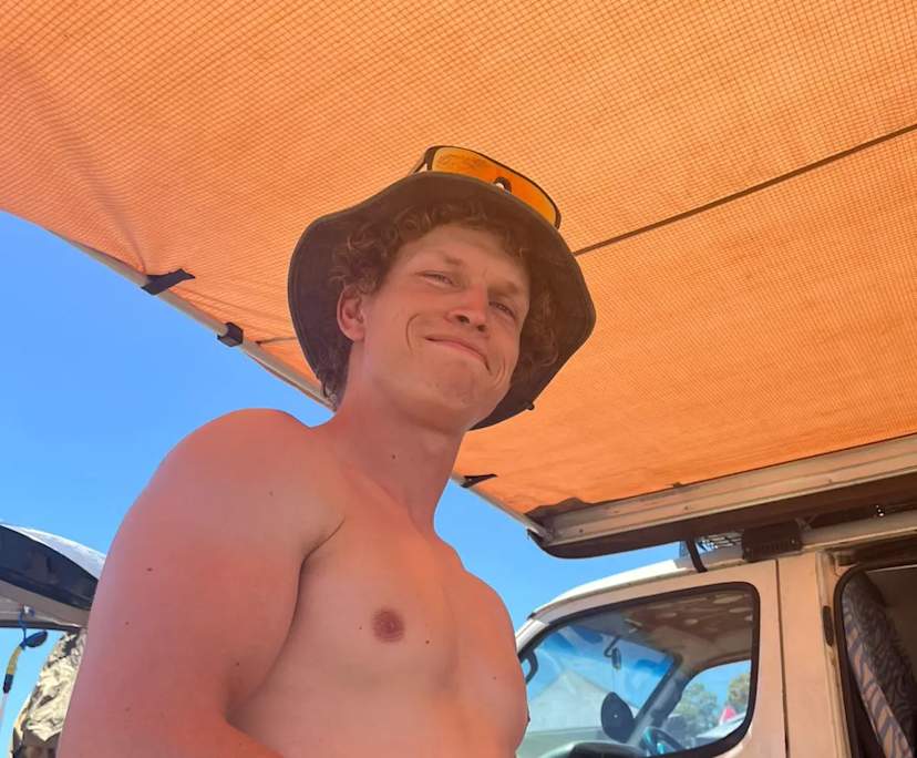 Valentin (23), $350, 