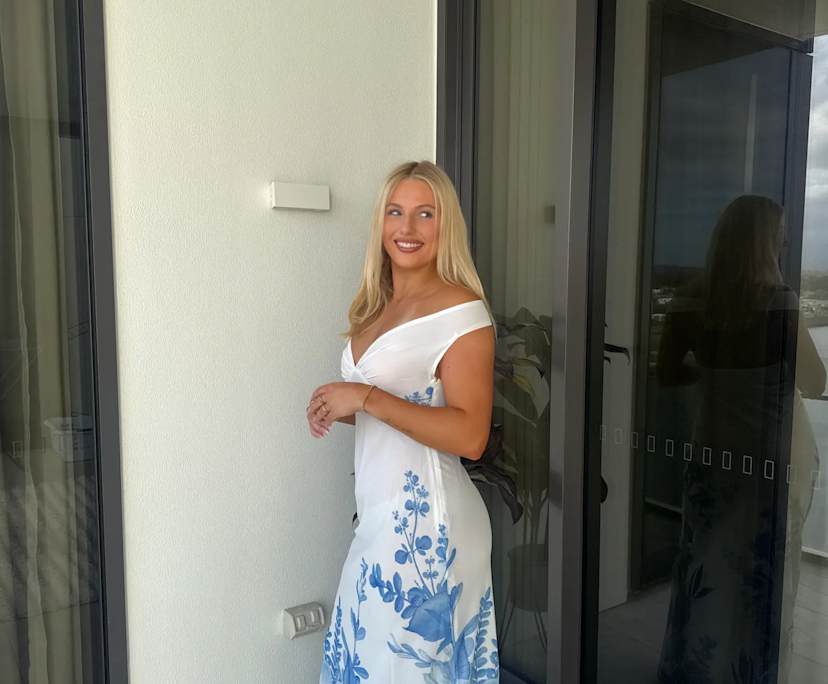 Jessamy (19), $400, Non-smoker, No pets, and No children