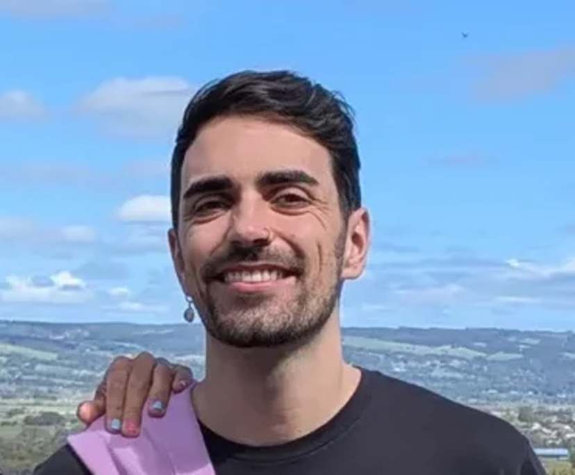 Lucas  Rodrigues (31), $300, LGBTQIA+, Non-smoker, No pets, and No children