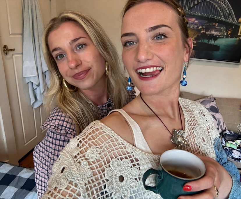 Ellie (22) and Holly (23), $450, 