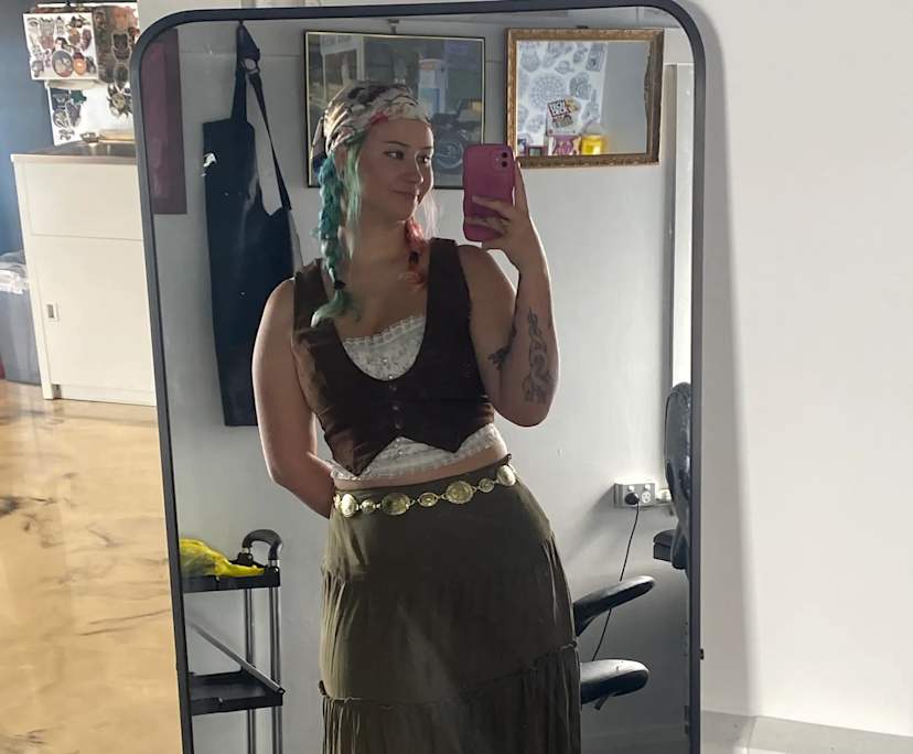 Sophie (24), $350, LGBTQIA+, Non-smoker, No pets, and No children