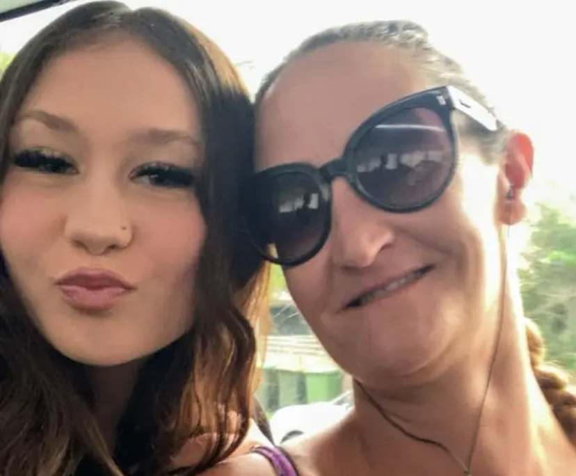 Skye McKinnon & Isla