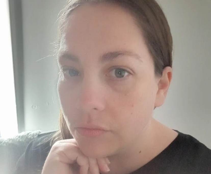 Elizabeth (39), $250, Non-smoker, No pets, and No children