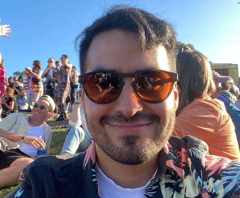 Rodrigo (33), $280, No pets, Non-smoker, and No children