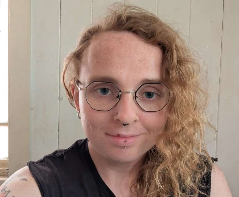 Chloe (26), $270, LGBTQIA+, Non-smoker, No pets, and No children