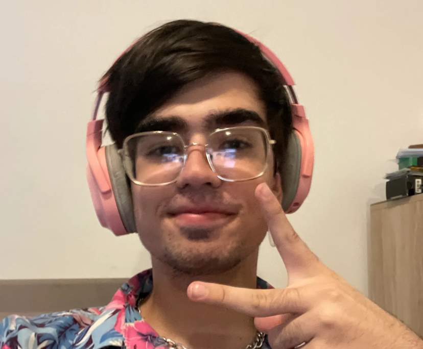 Nic (20), $250, LGBTQIA+, Non-smoker, No pets, and No children