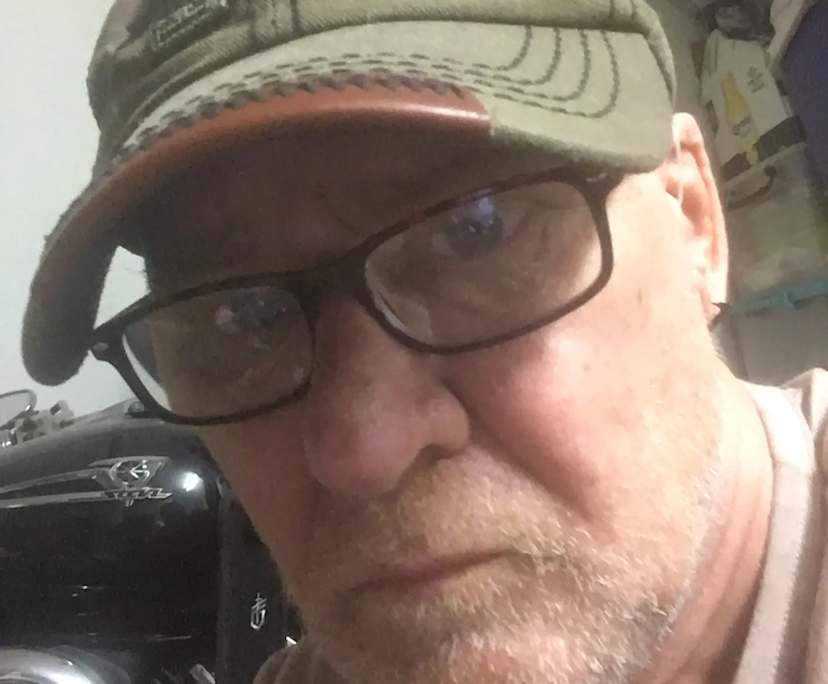 Benjamin (64), $300, Have pets, Smoker, and No children