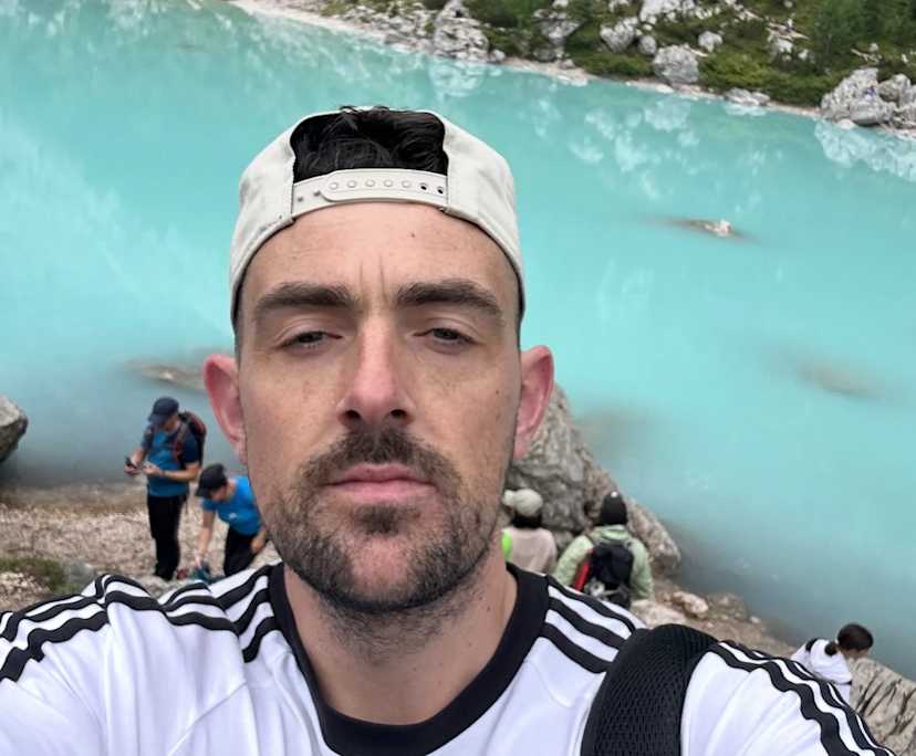 Dan (35), $500, Non-smoker, Have pets, and No children