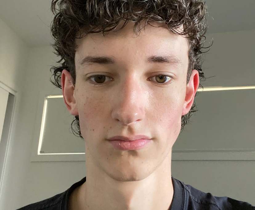 Harrisen (20), $300, Smoker, No pets, and No children