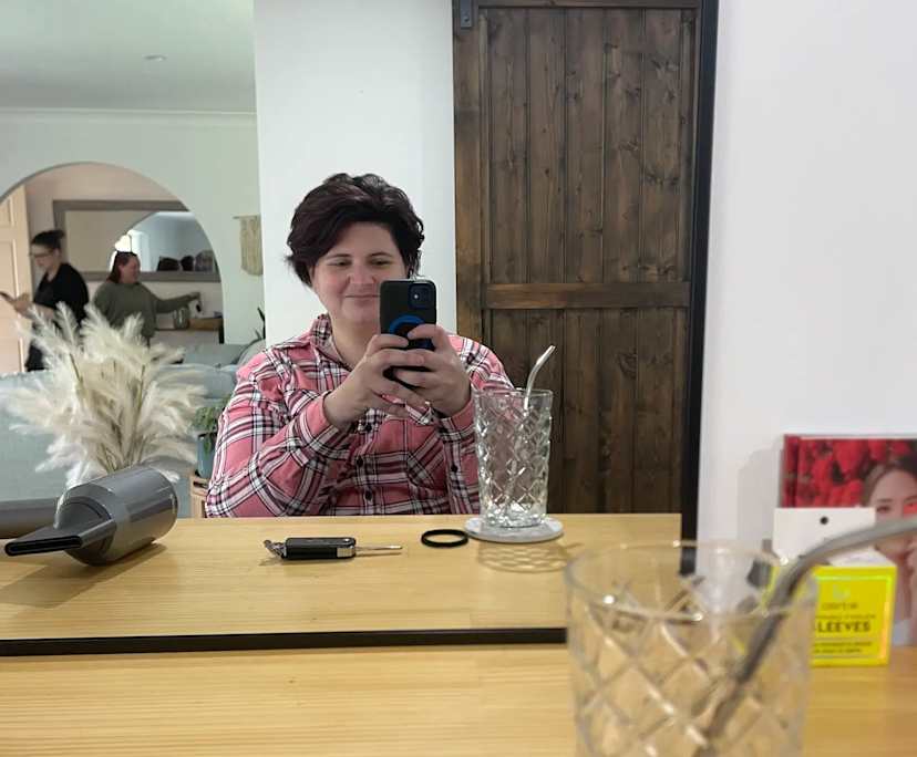 Cassandra (33), $400, Non-smoker, Have pets, and No children