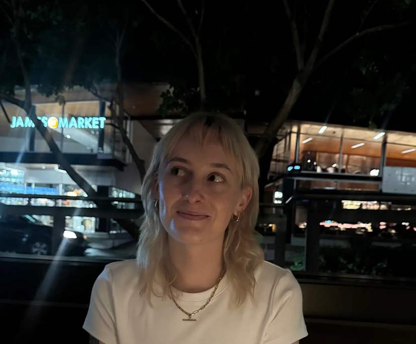 Alexa (23), $250, LGBTQIA+, Non-smoker, No pets, and No children