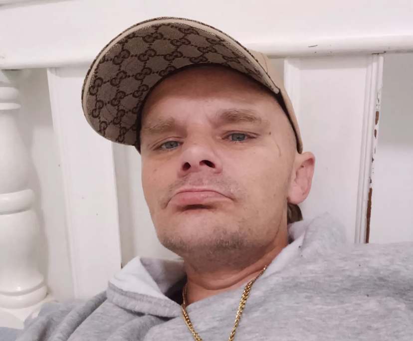 Peter (40), $200, Smoker, No pets, and No children