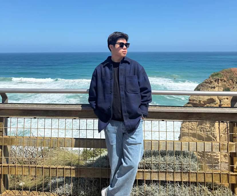 Excel (25), $230, Non-smoker, No pets, and No children