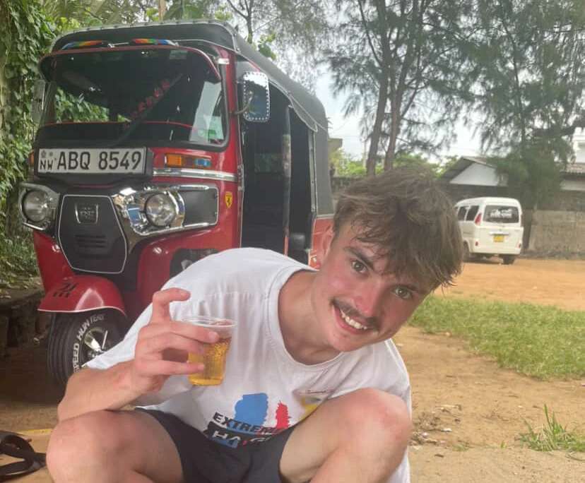 Amias (24), Graham (21), Shari (25) and Ollie (23), $1,000, 