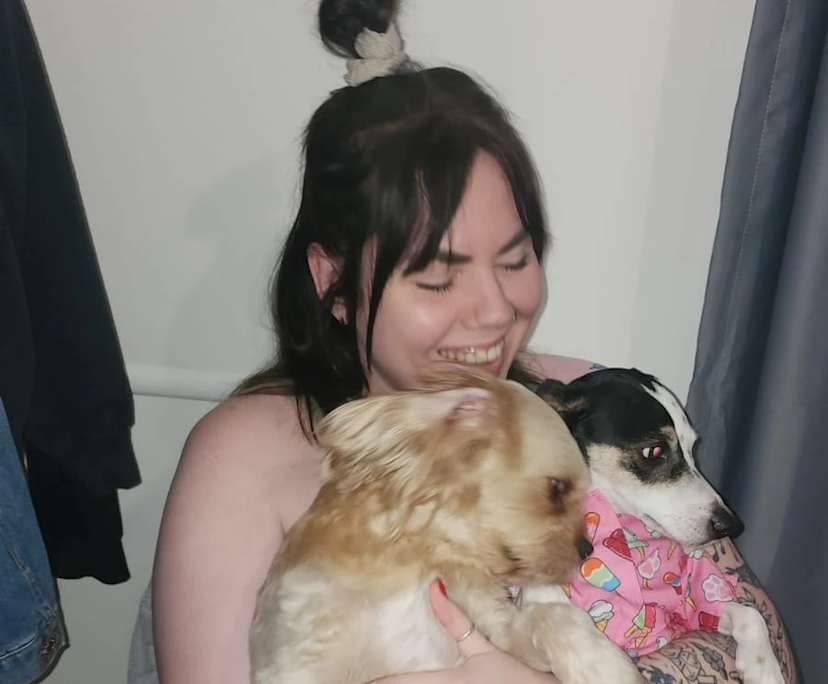 Jess (30), $350, Have pets, No children, Non-smoker, and LGBTQIA+