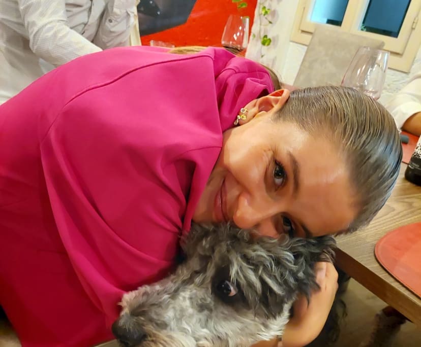 Isabel (26), $400, Non-smoker, Have pets, and No children