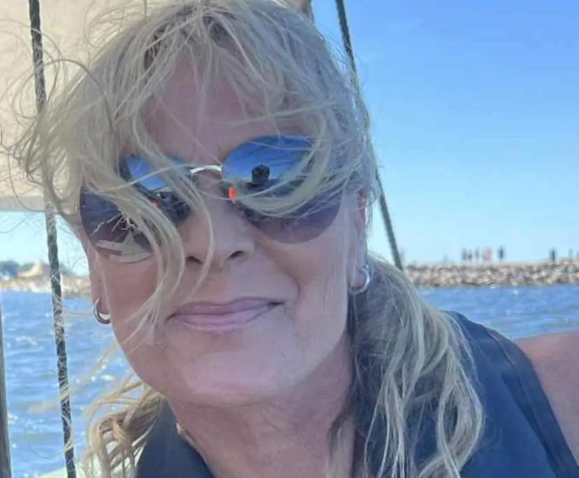 Milla (55), $330, Non-smoker, No pets, and No children