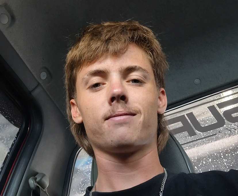 Lee (18), $250, Smoker, No pets, and No children