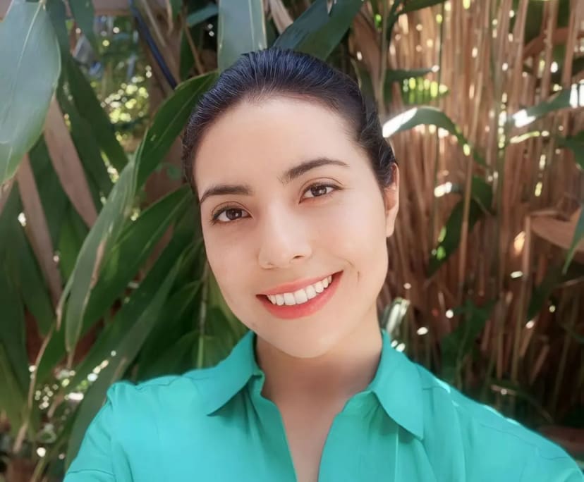 Claudia (37), $200, Non-smoker, No pets, and No children