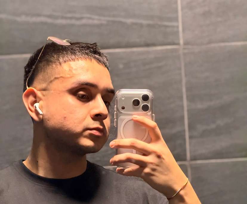 Anthony (25), $400, No pets, Non-smoker, and No children