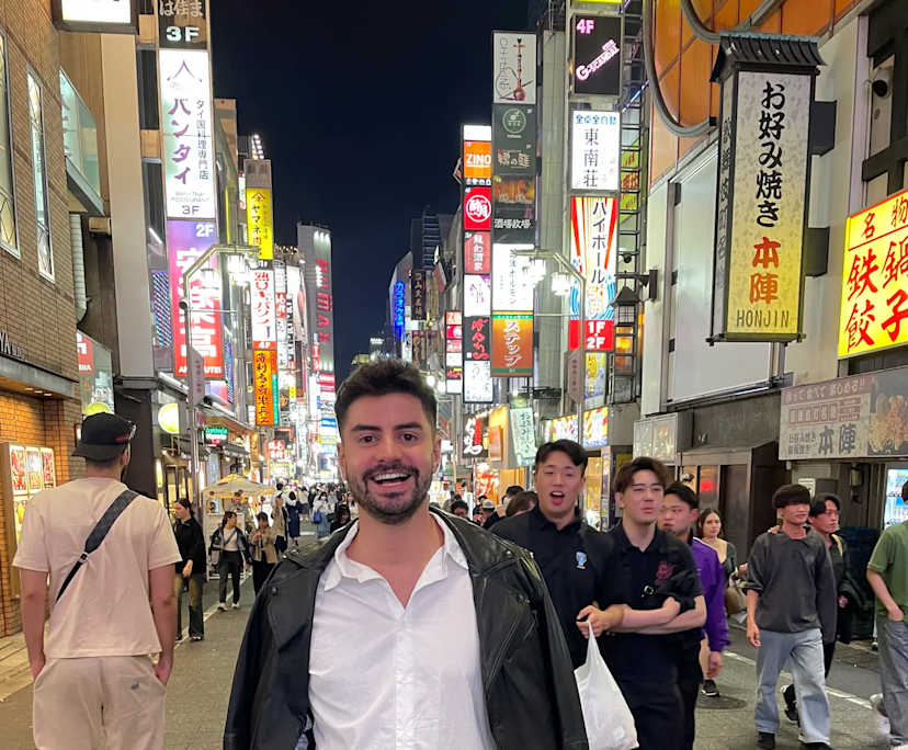 Rodolfo Matias Bustos Urrea (32), $450, LGBTQIA+, Non-smoker, No pets, and No children