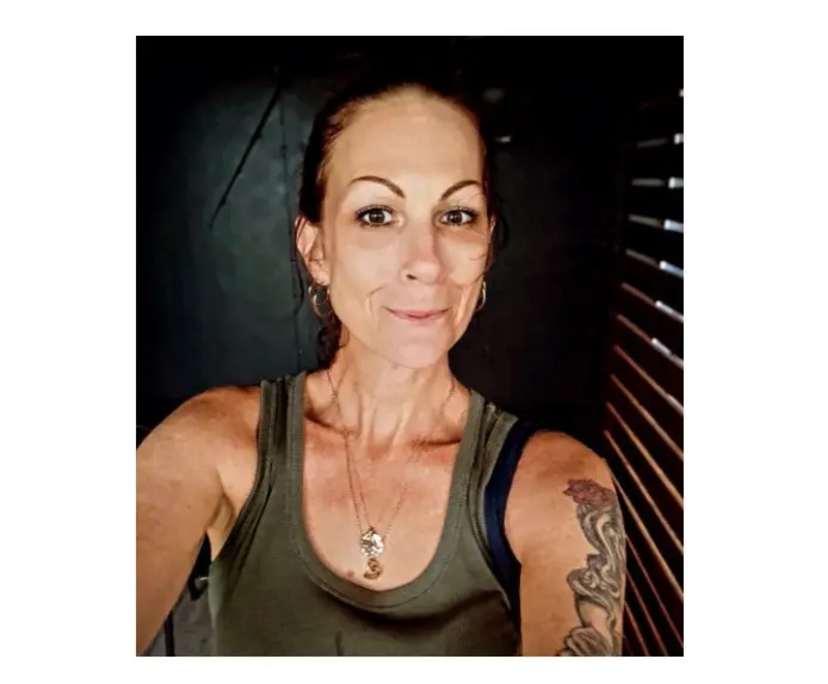 Katy (45), $250, Smoker, No pets, and No children