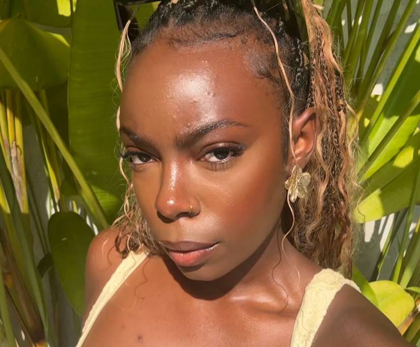 Annisa (21), $250, Non-smoker, No pets, and No children