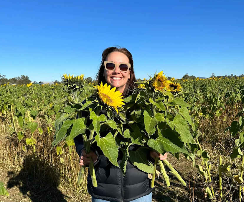 Ellie (31), $350, Non-smoker, No pets, and No children