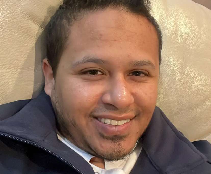 Ahmed (39), $200, Non-smoker, No pets, and No children