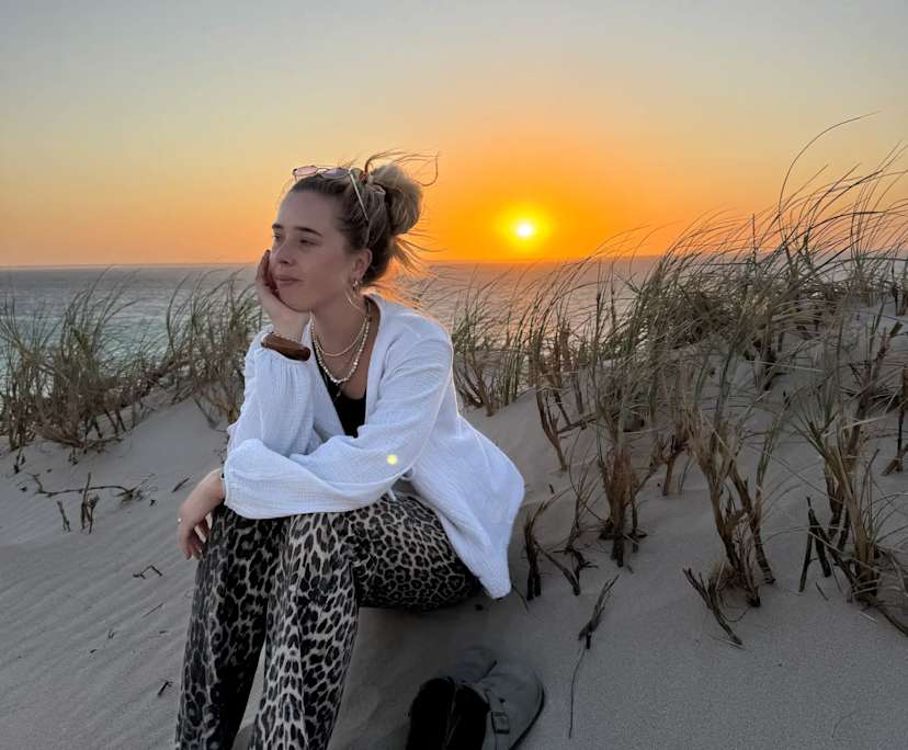 Lynn (26), $350, Non-smoker, No pets, and No children