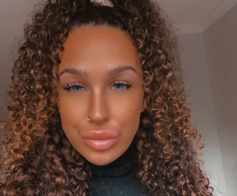 Tara anstee (22), $250, Non-smoker, Have pets, and No children