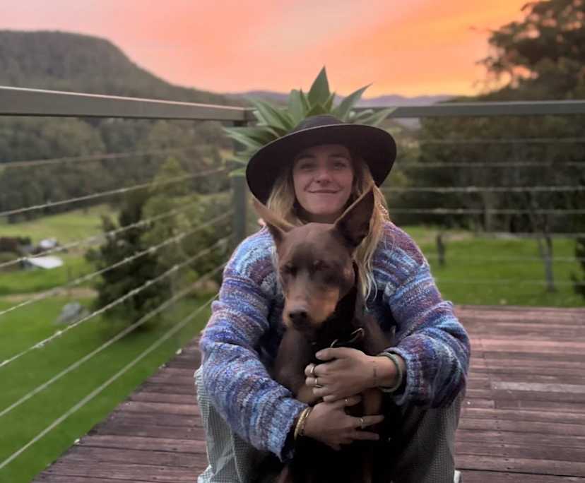 Daisy (31), $500, Non-smoker, Have pets, and No children