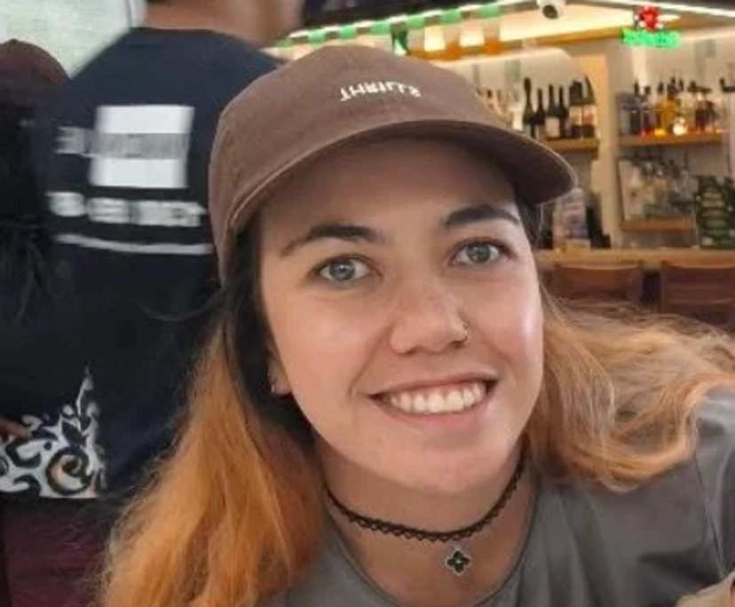 Dayna (28), $400, No pets, Non-smoker, and No children