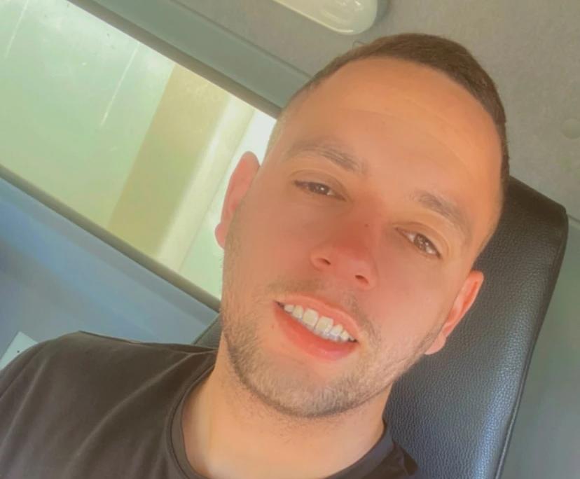 Fayner Oliveira (28), $250, No children, Non-smoker, and No pets