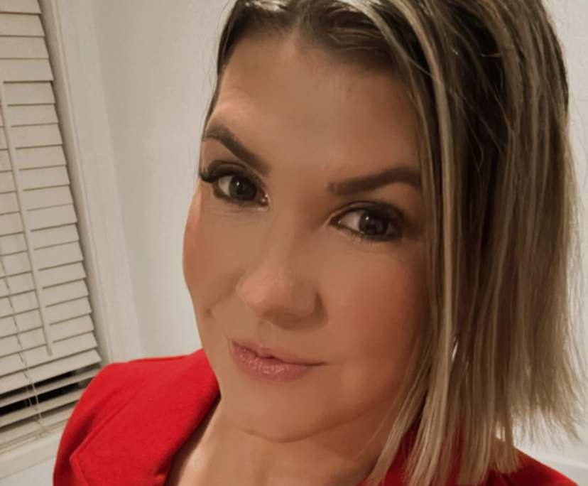 Michaela (36), $500, LGBTQIA+, Non-smoker, No pets, and No children